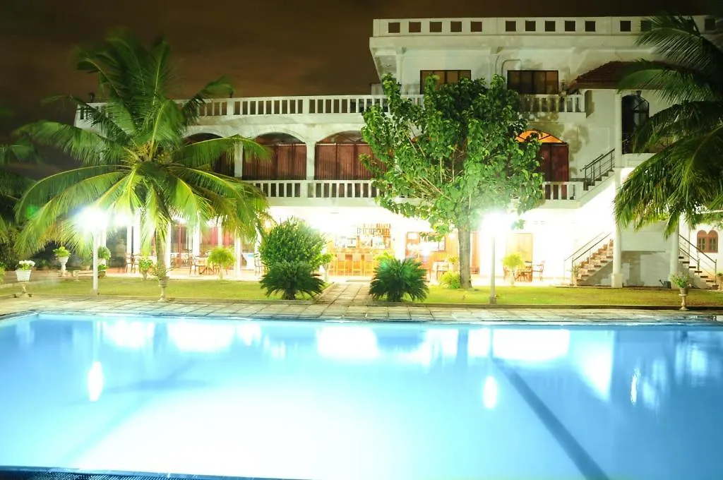 Hotel Lagoon Paradise Negombo 3*,
