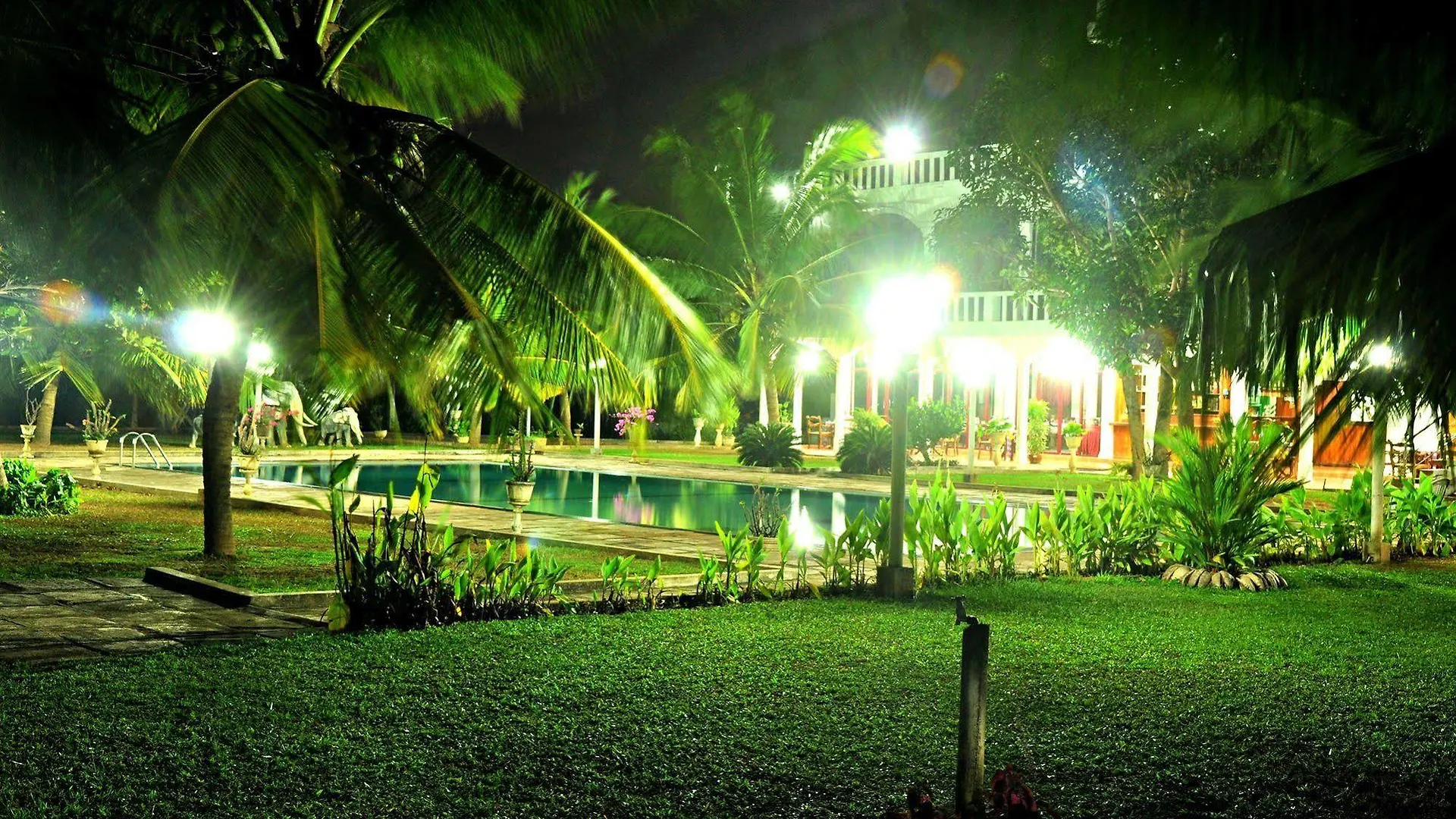 ***  Hotel Lagoon Paradise Negombo Sri Lanka