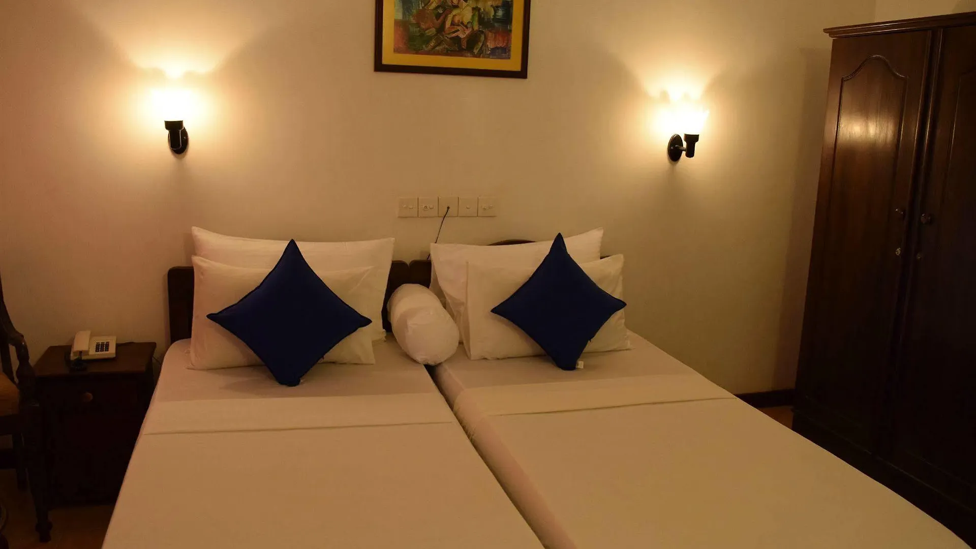Hotel Lagoon Paradise Negombo