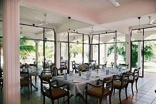 Hotel Lagoon Paradise Negombo